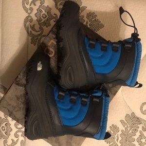 Boys winter boots